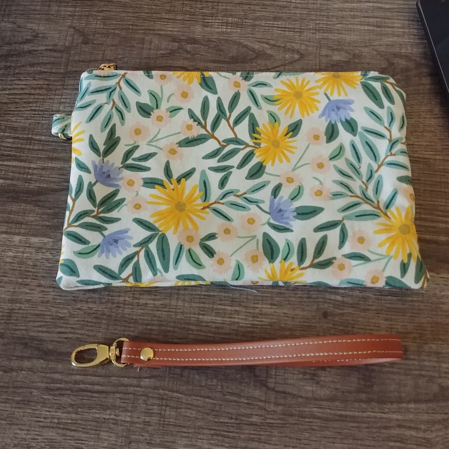 Daisy Floral Natural Canvas Wristlet Clutch