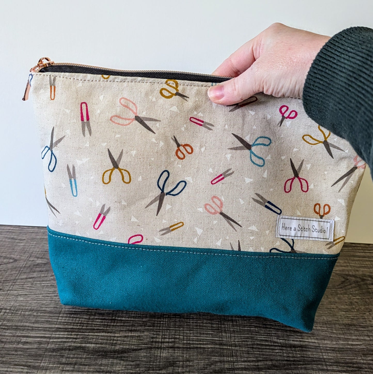 Large Scissor Print Canvas Zipper Bag