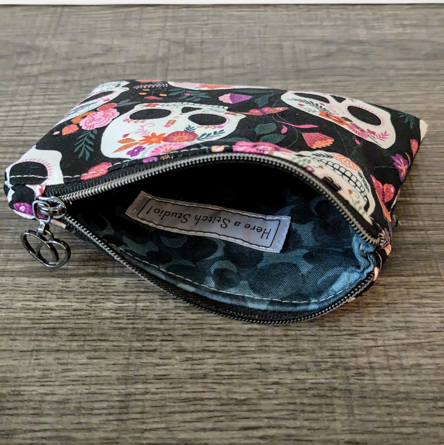 Black Skull Cotton Zipper Pouch