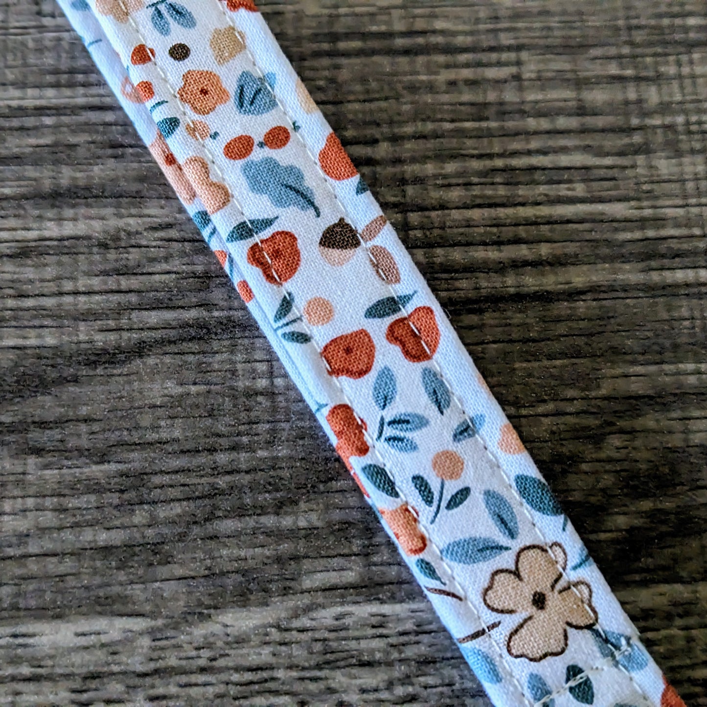 White Floral Cotton Wrist Lanyard