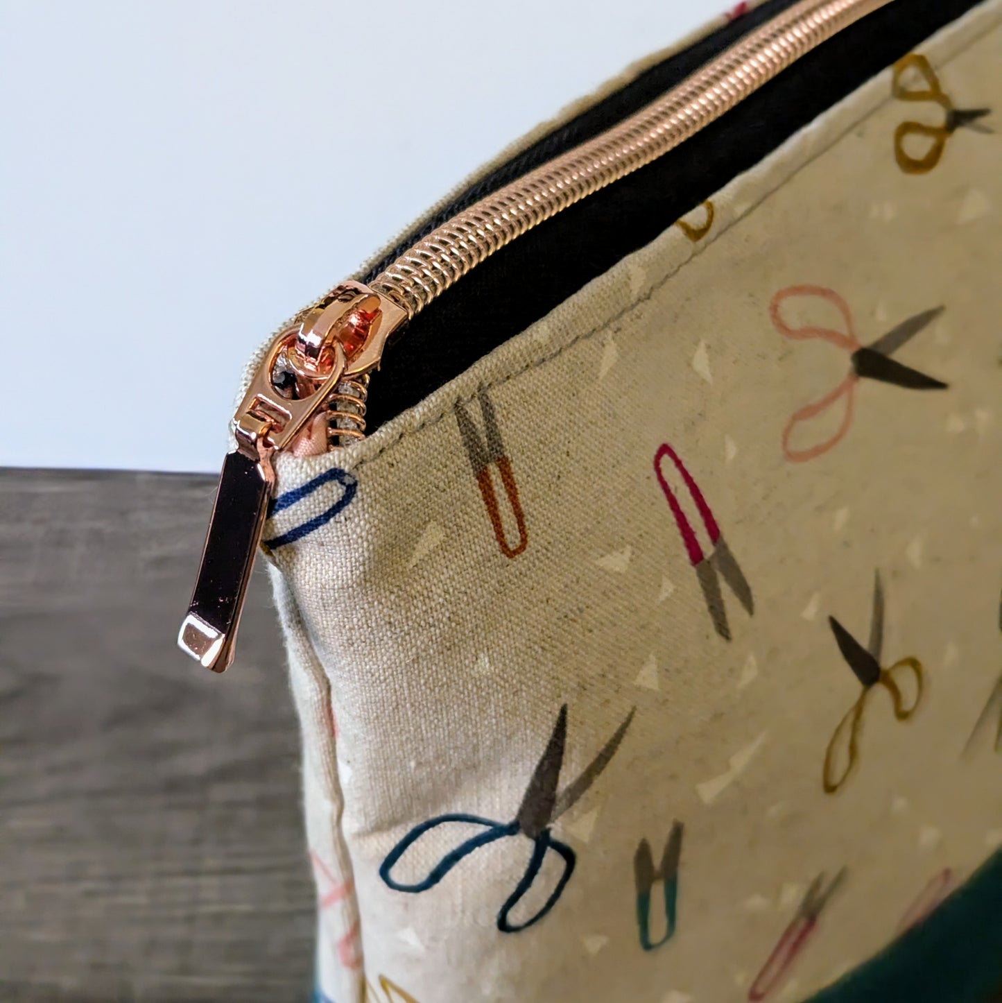 Large Scissor Print Canvas Zipper Bag