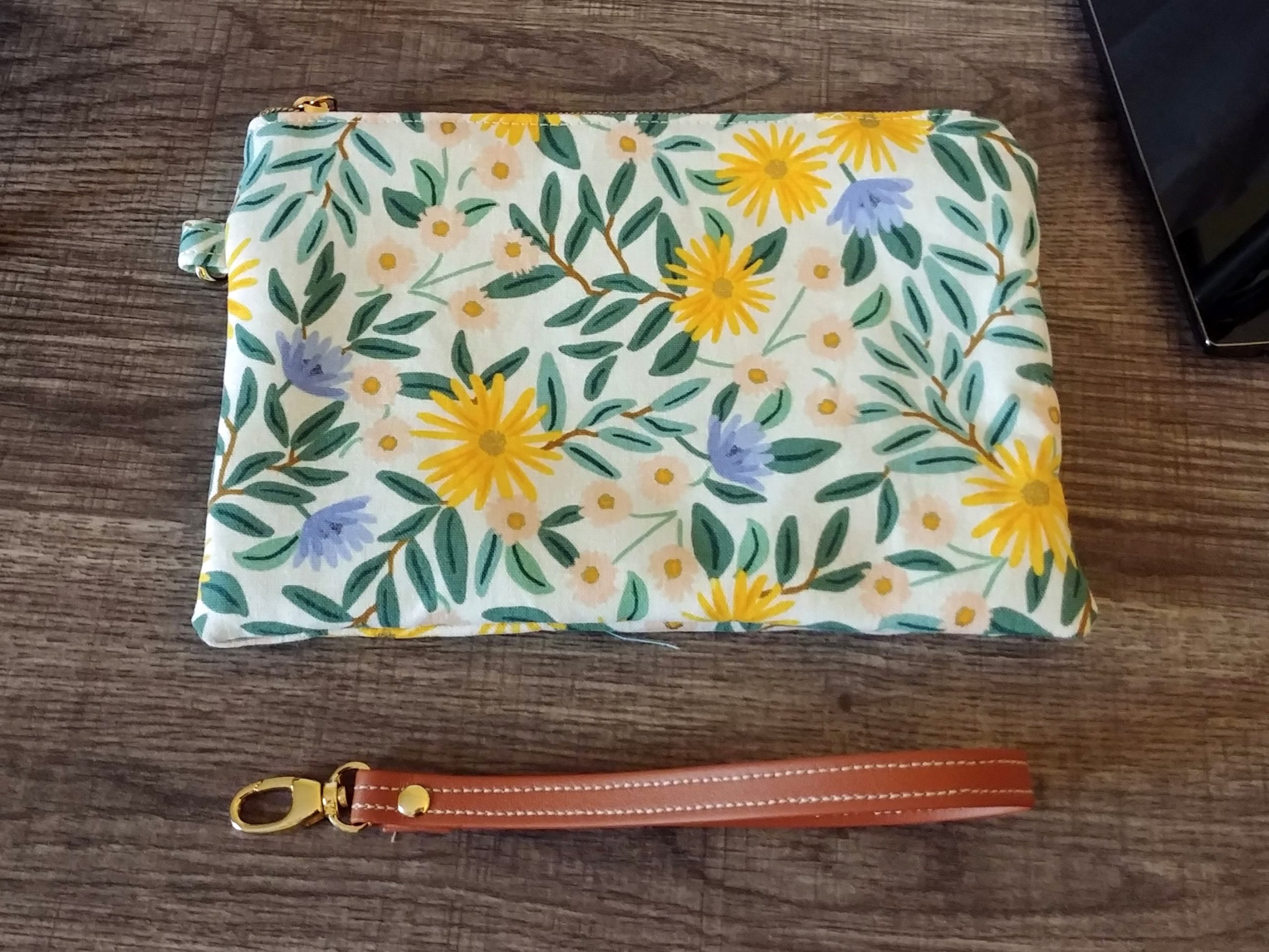 Natural Daisy Floral Canvas Wristlet - Image 2