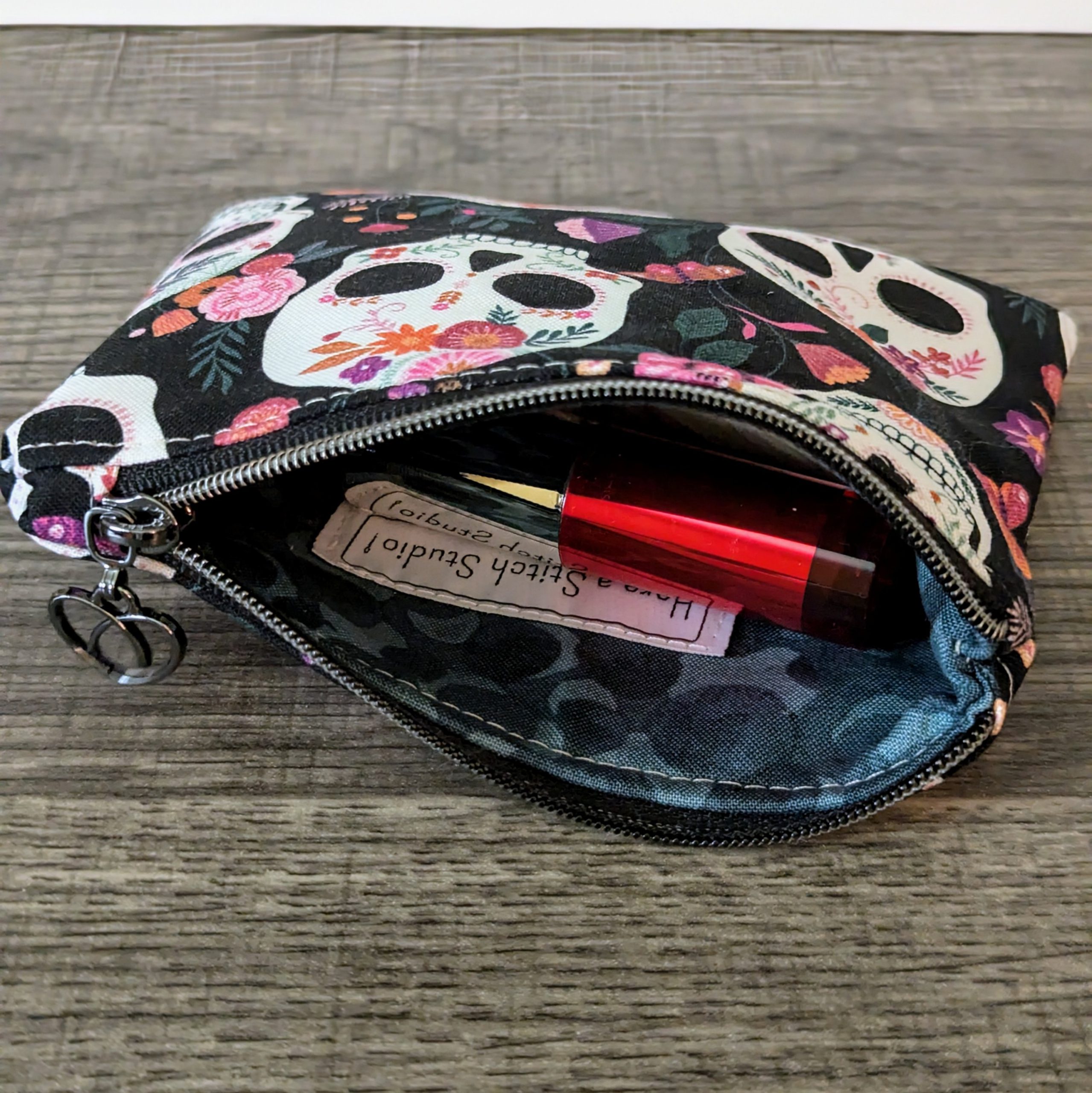 Black Skull Cotton Zipper Pouch - Image 4