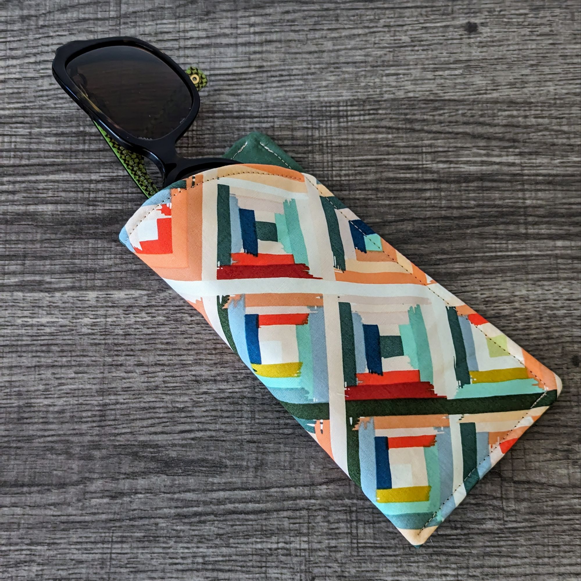 Bright Geometric Eyeglass Pouch - Image 2