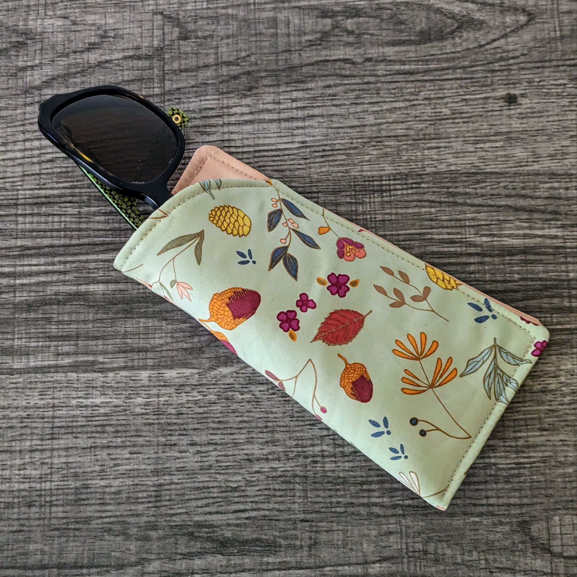 Acorn Leaves Eyeglass Pouch - Image 2