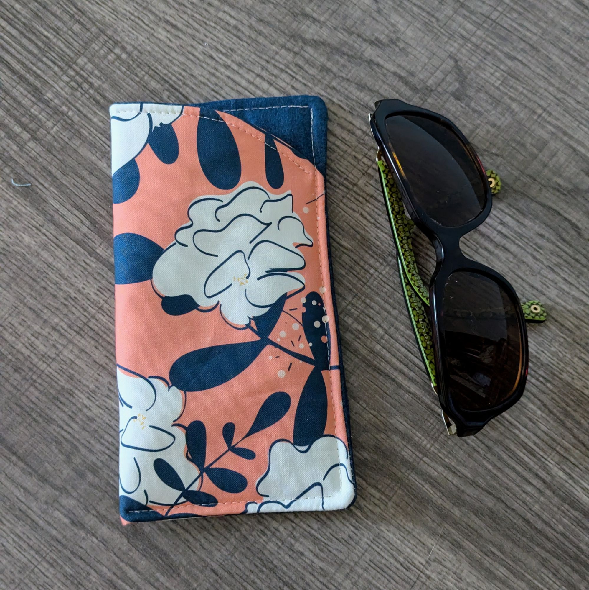 Bold Bloom Eyeglass Pouch