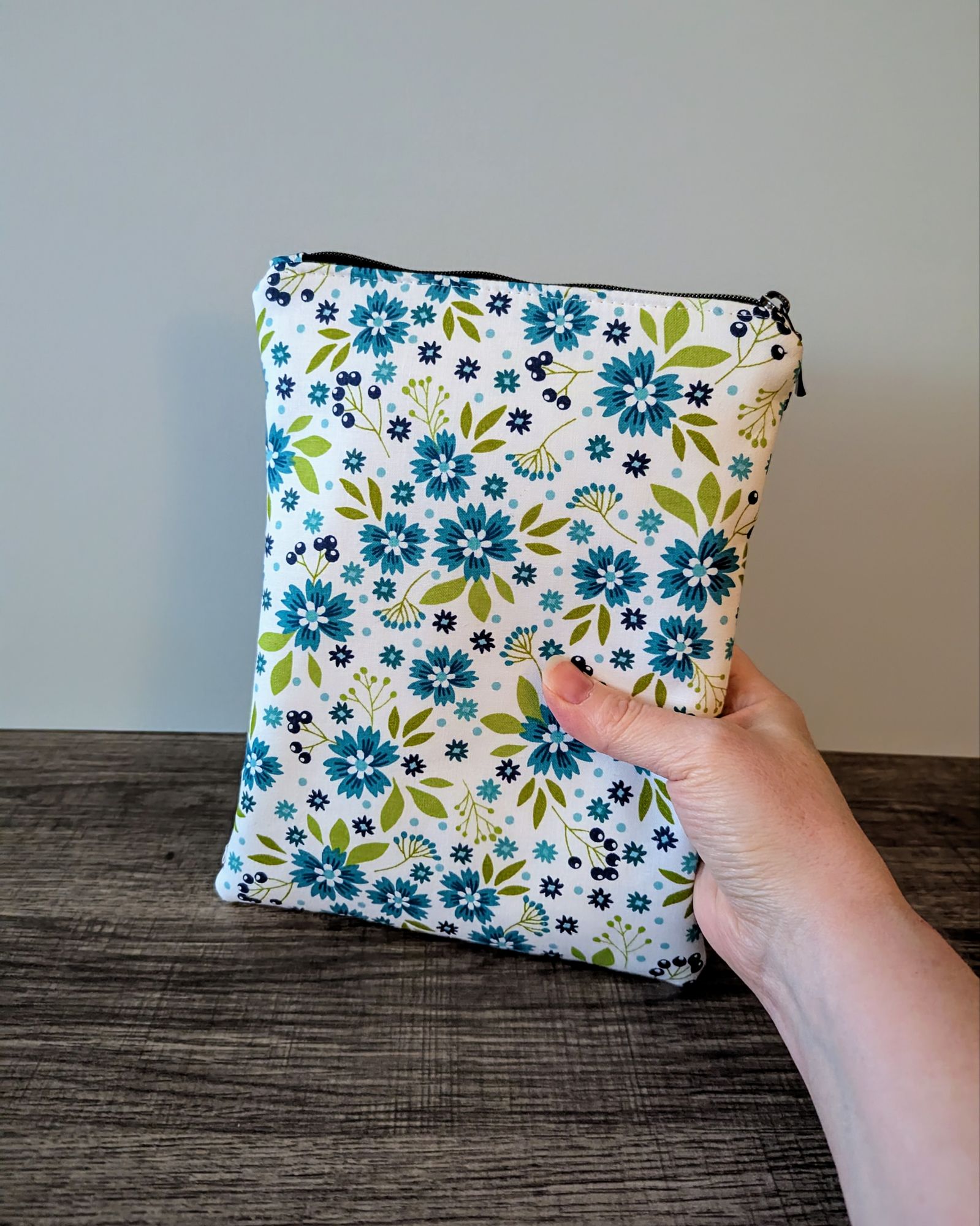 Aqua Wildflower Book & E-Reader Sleeve - Image 7