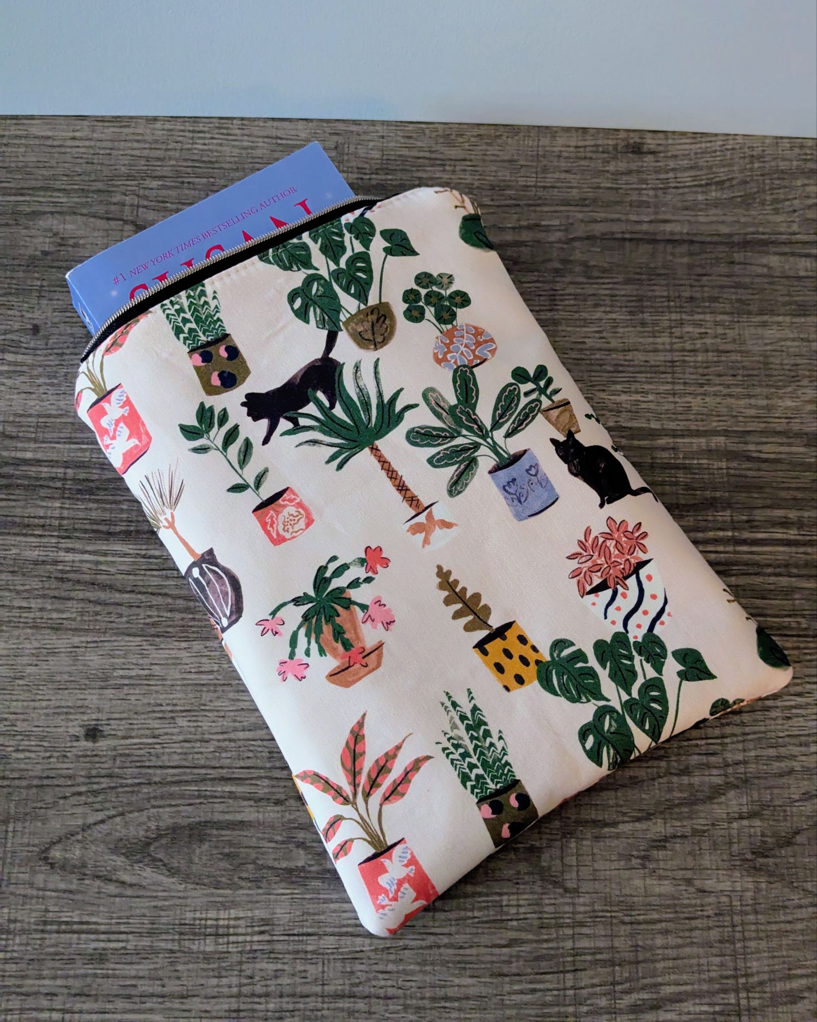 Cats & Plants Book & E-Reader Sleeve - Image 6